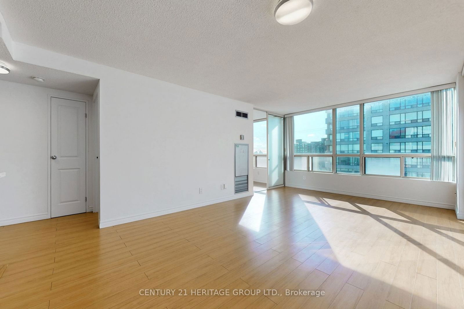 5785 Yonge St, unit 905 for sale