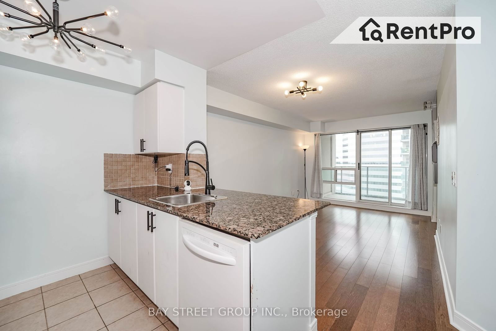 35 Bales Ave, unit 1701 for rent