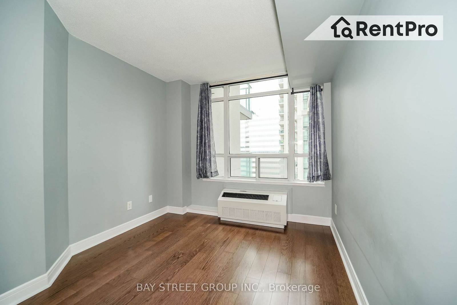 35 Bales Ave, unit 1701 for rent