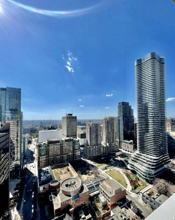 501 Yonge St, unit 2912 for rent