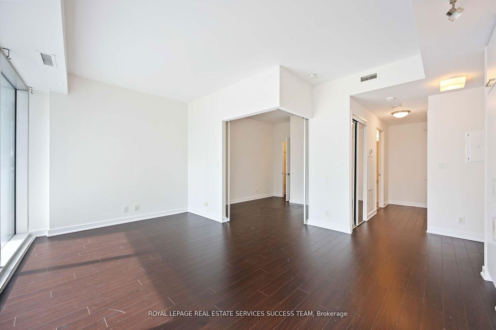 12 York St, unit 1711 for sale