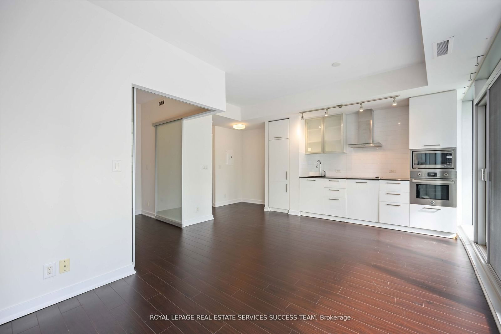 12 York St, unit 1711 for sale