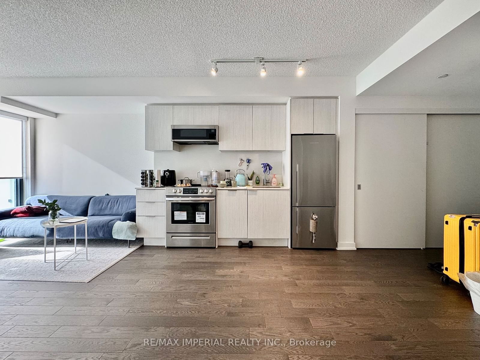 25 Richmond St E, unit 709 for rent