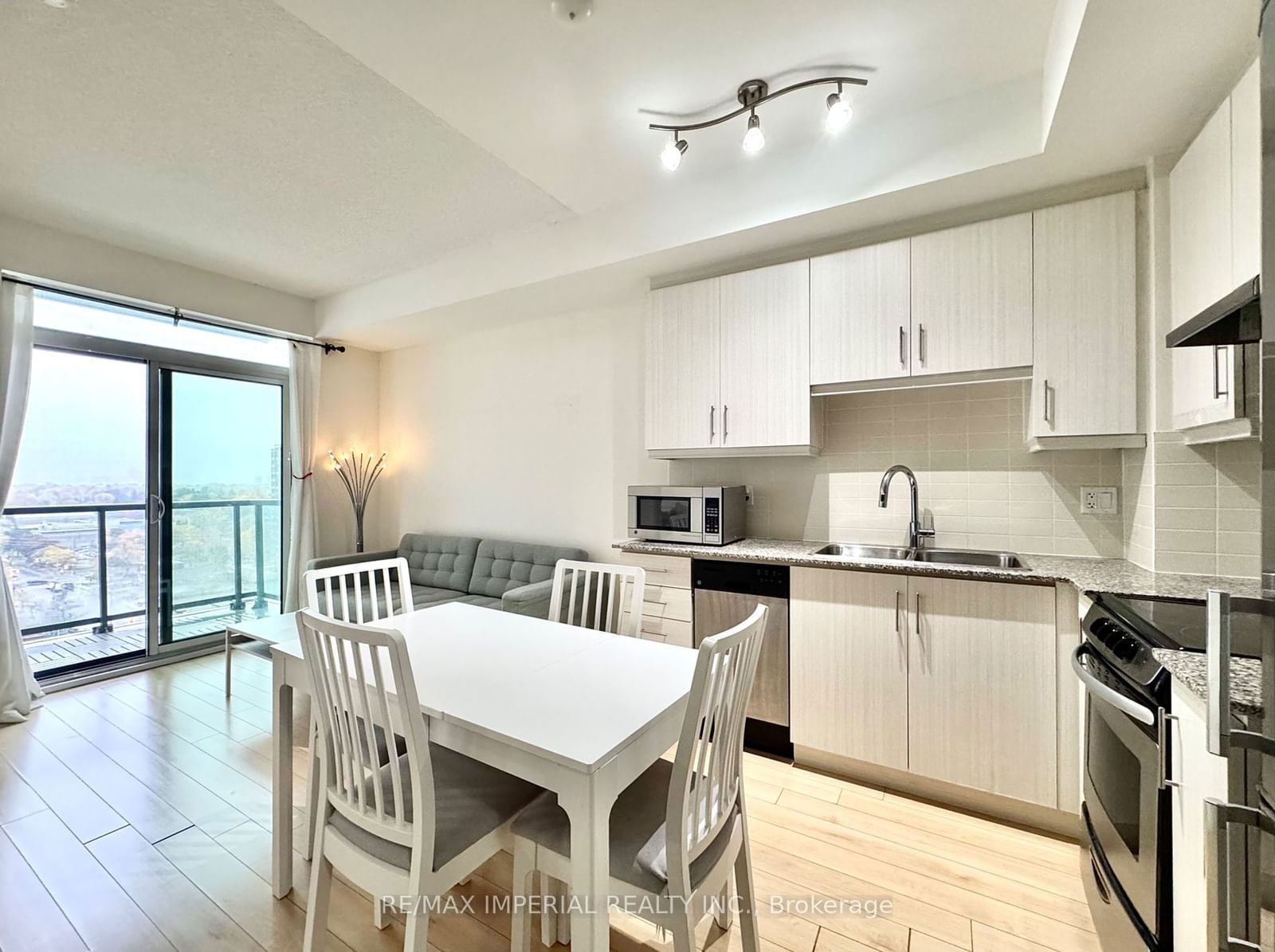 68 Canterbury Pl, unit 1212 for rent