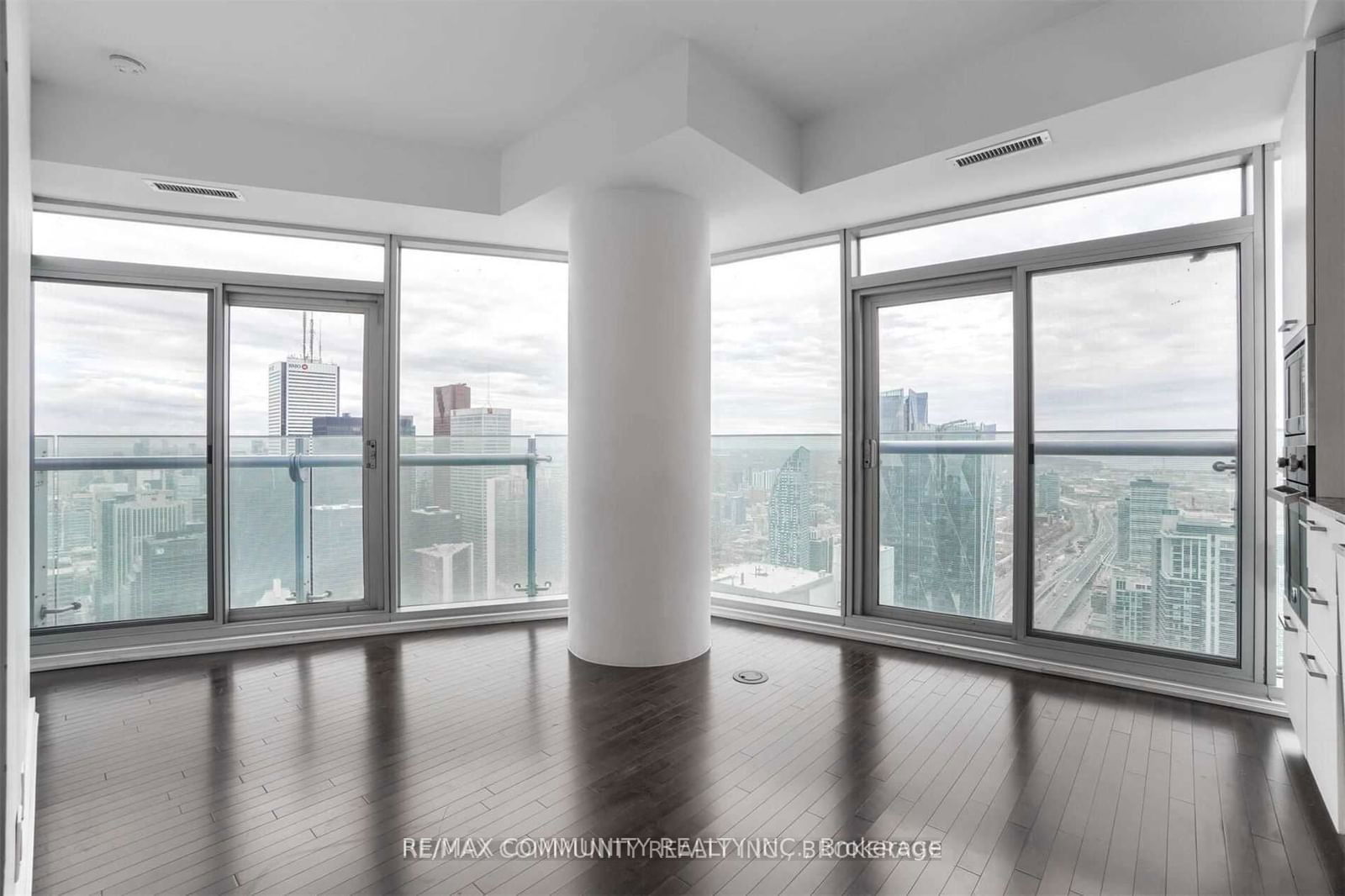 14 York St, unit 5611 for rent