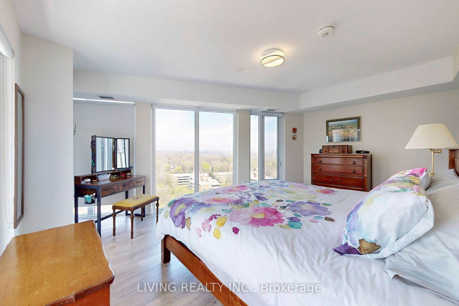 575 Bloor St E, unit 1202 for sale