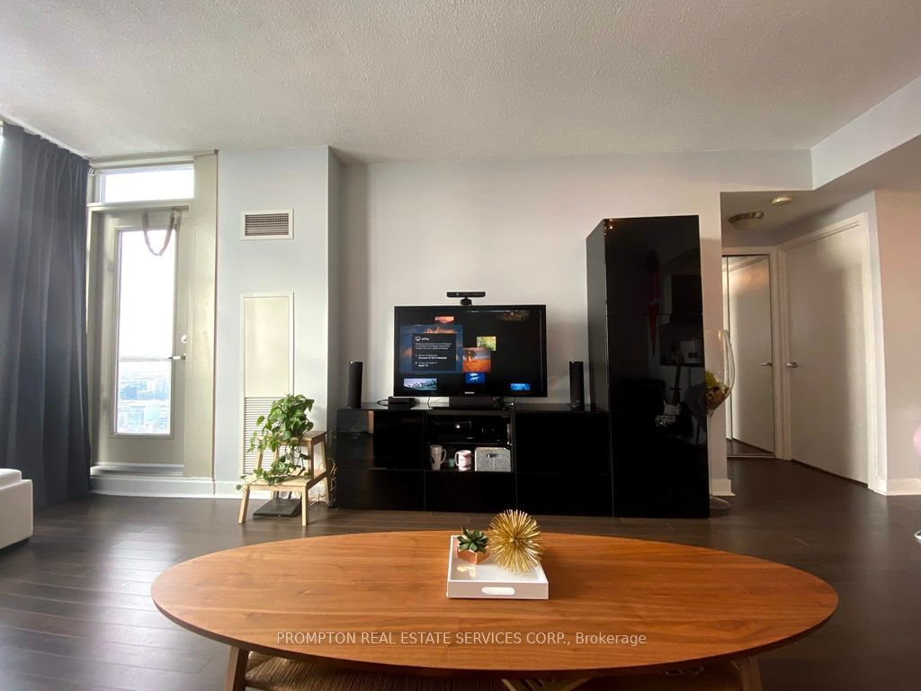 10 Navy Wharf Crt, unit 4102 for rent