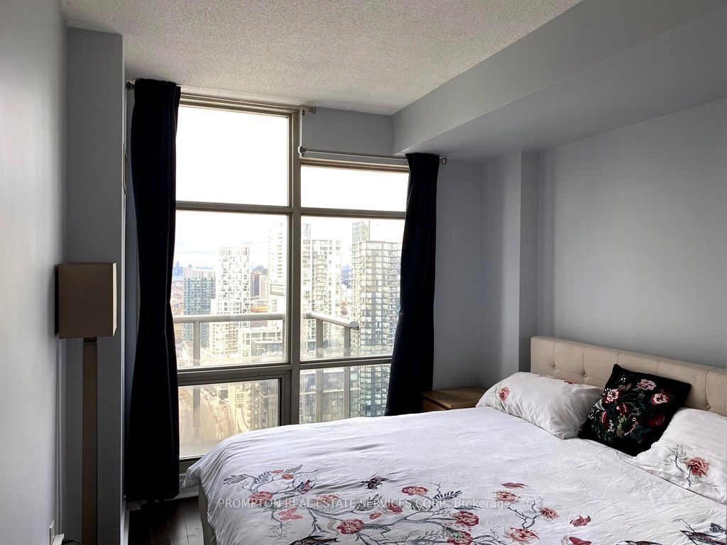 10 Navy Wharf Crt, unit 4102 for rent