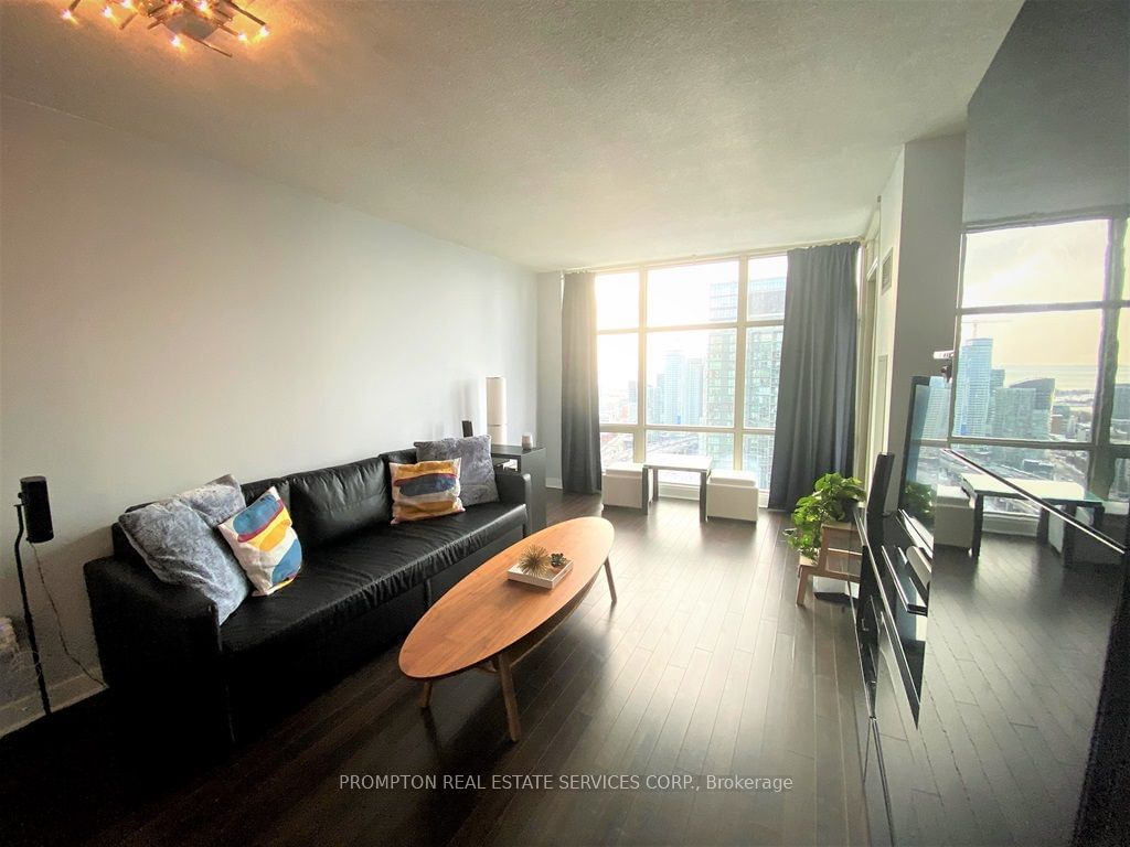 10 Navy Wharf Crt, unit 4102 for rent