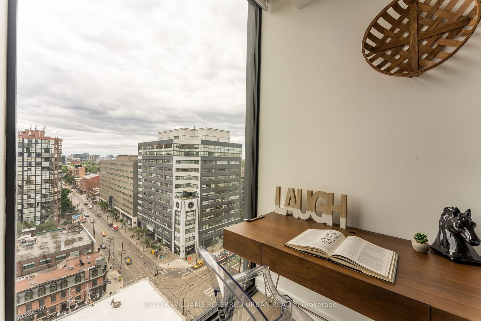 629 King St W, unit Ph1408 for sale