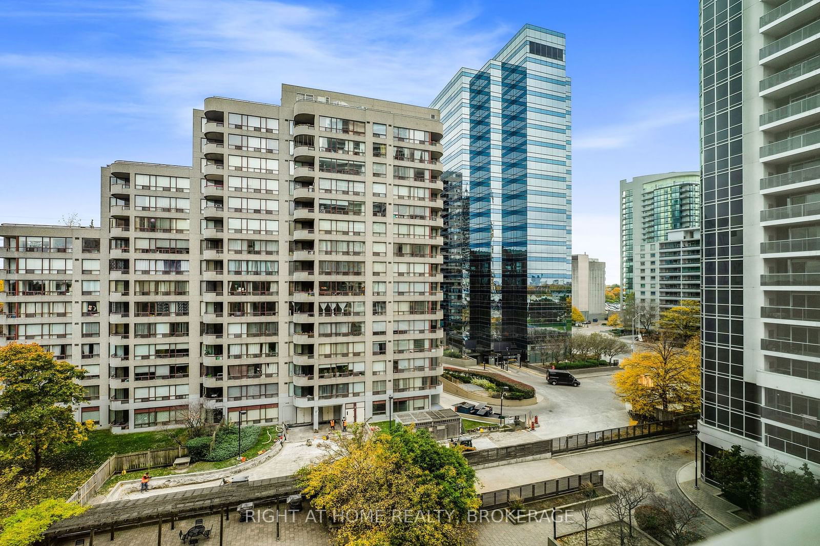 5795 Yonge St, unit 706 for sale