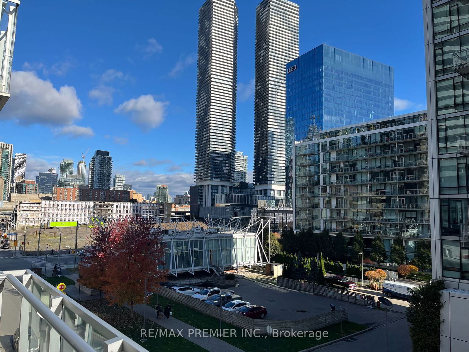 29 Queens Quay E, unit 421 for rent