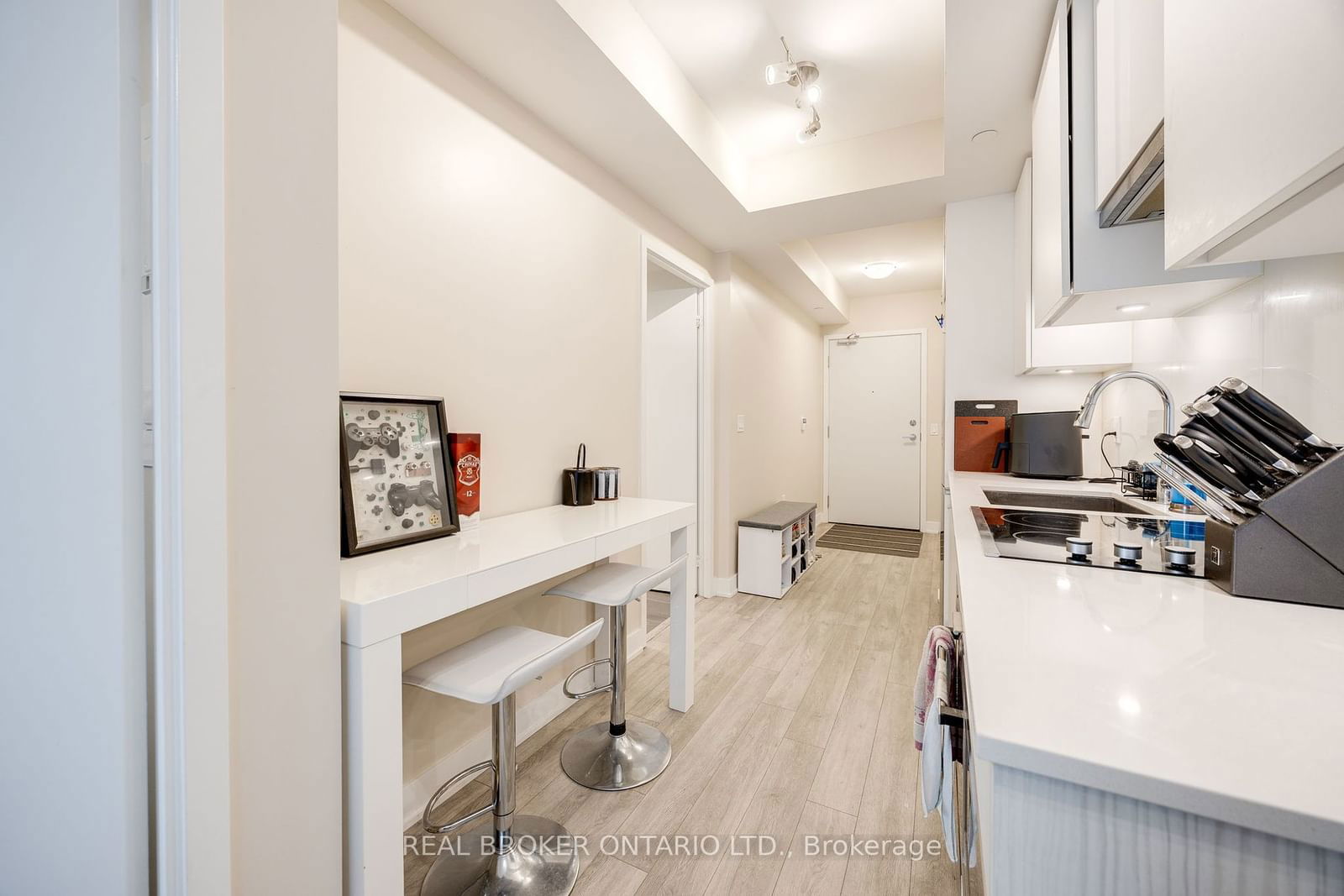 99 Broadway Ave, unit 2108 for sale