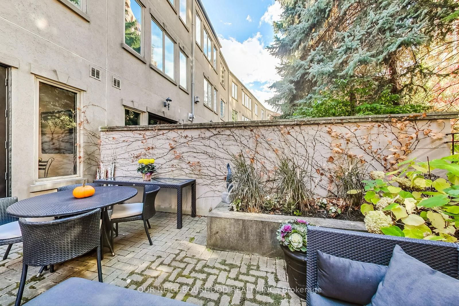 51-118 Pleasant Boulevard Townhomes, Midtown, Toronto