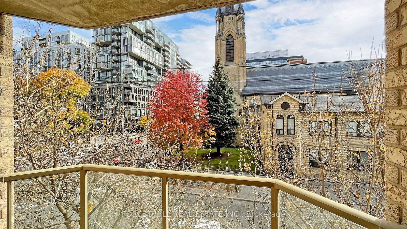 140 Bathurst St N, unit 310 for sale