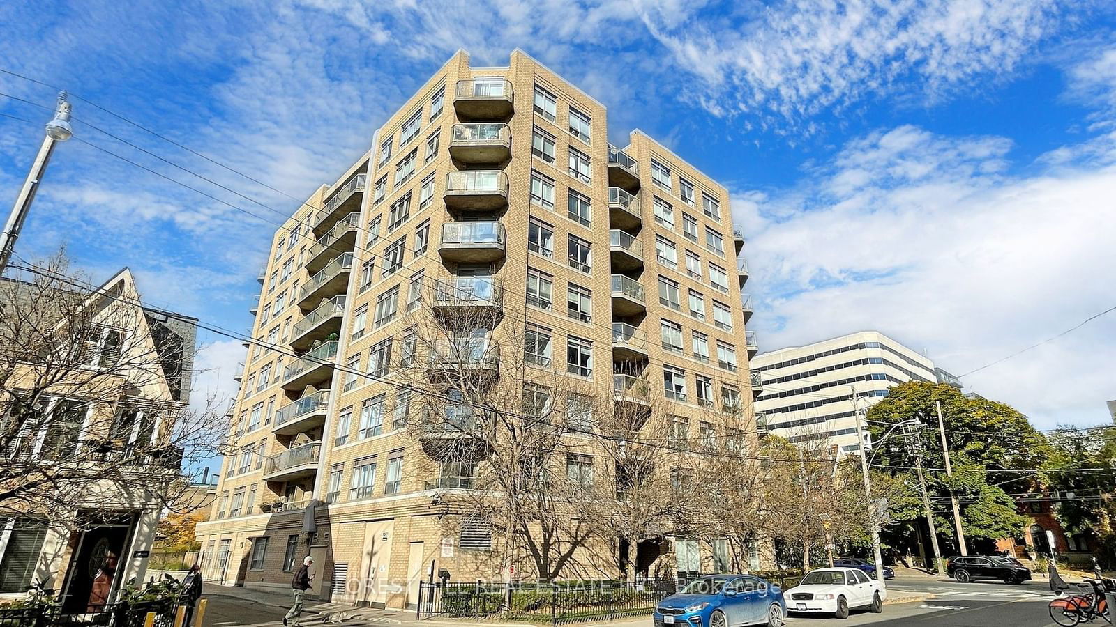 140 Bathurst St N, unit 310 for sale