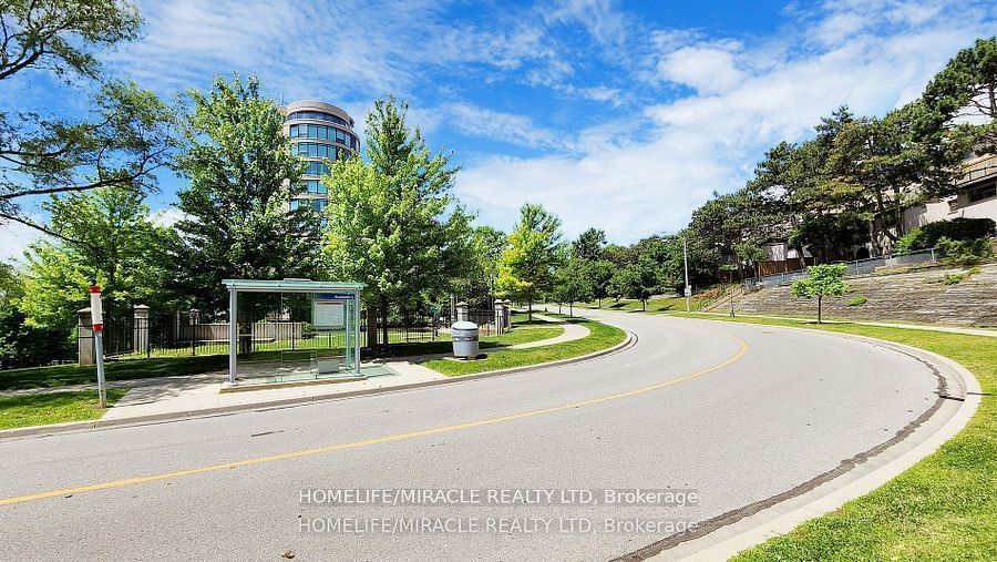 18 Valley Woods Rd, unit Ph311 for sale