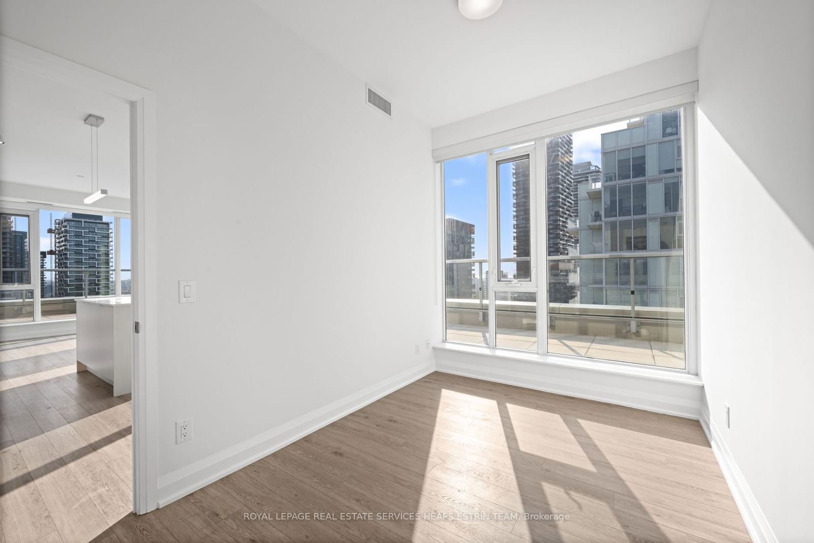 25 Montgomery Ave, unit PH01 for rent