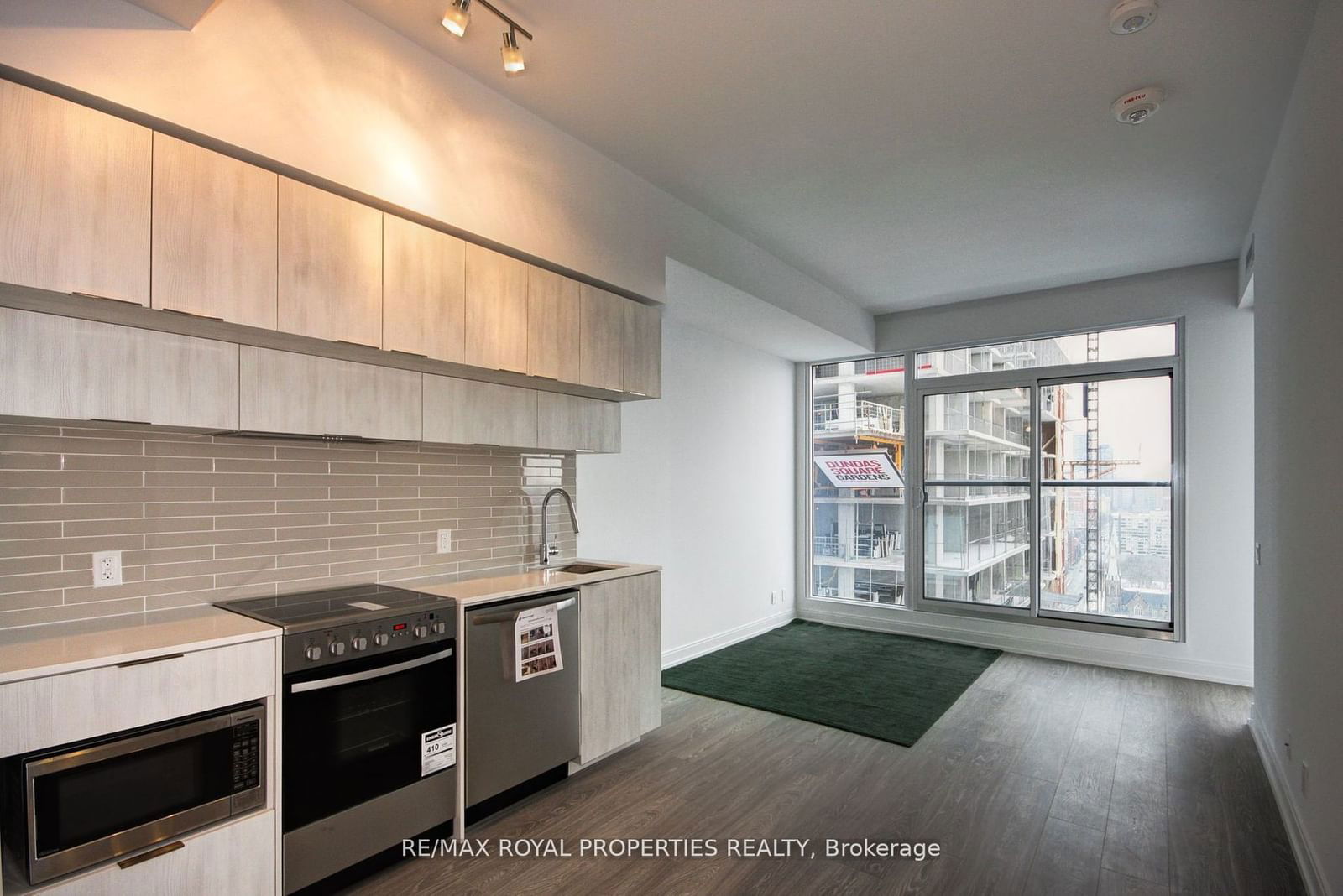 181 Dundas St E, unit 3003 for rent