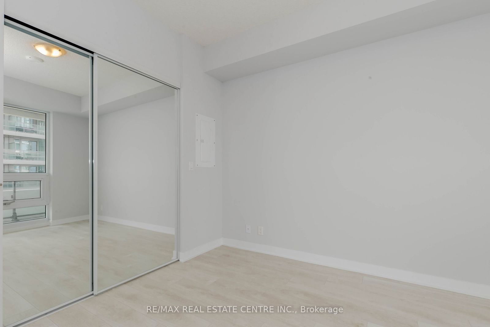 2221 Yonge St, unit 3506 for rent