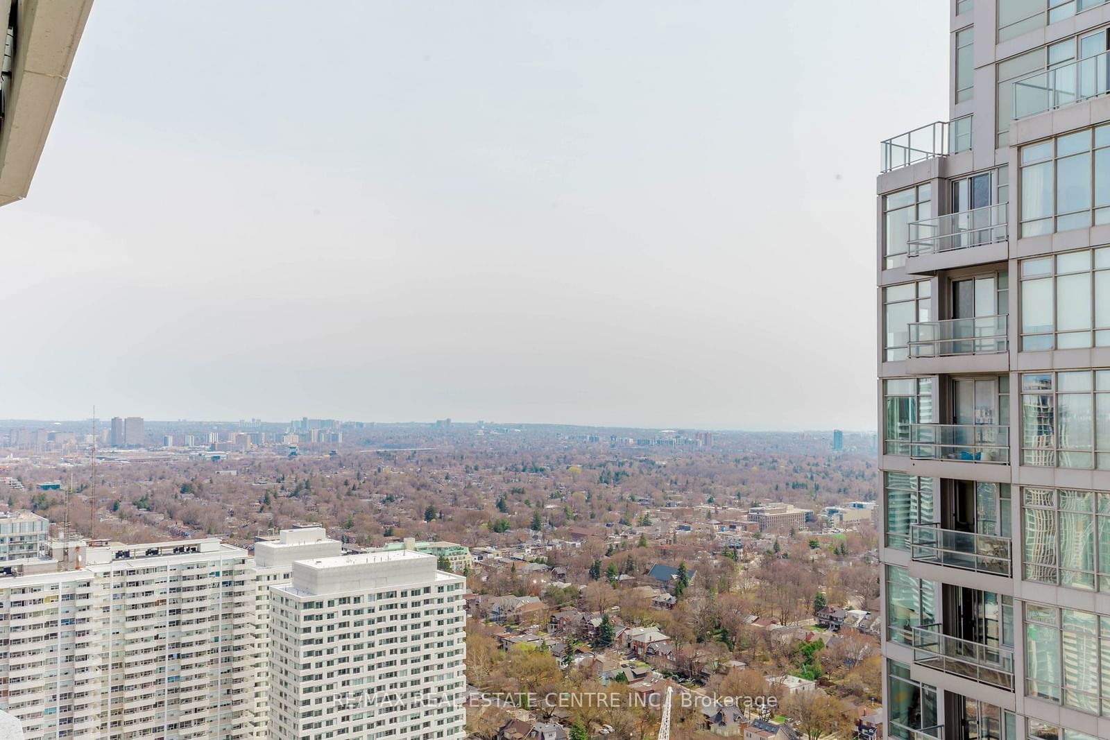 2221 Yonge St, unit 3506 for rent