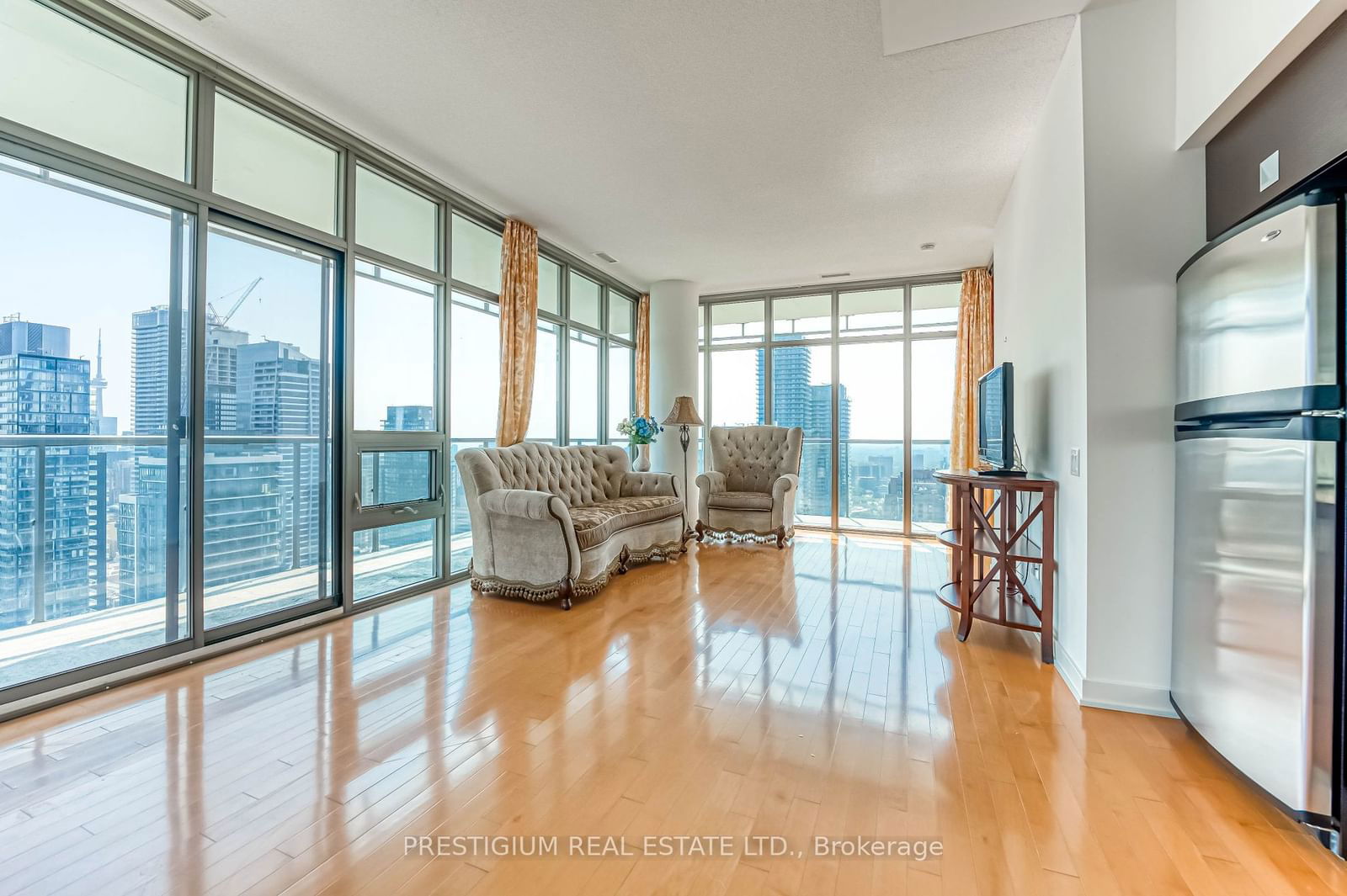 33 CHARLES St E, unit 3704 for sale