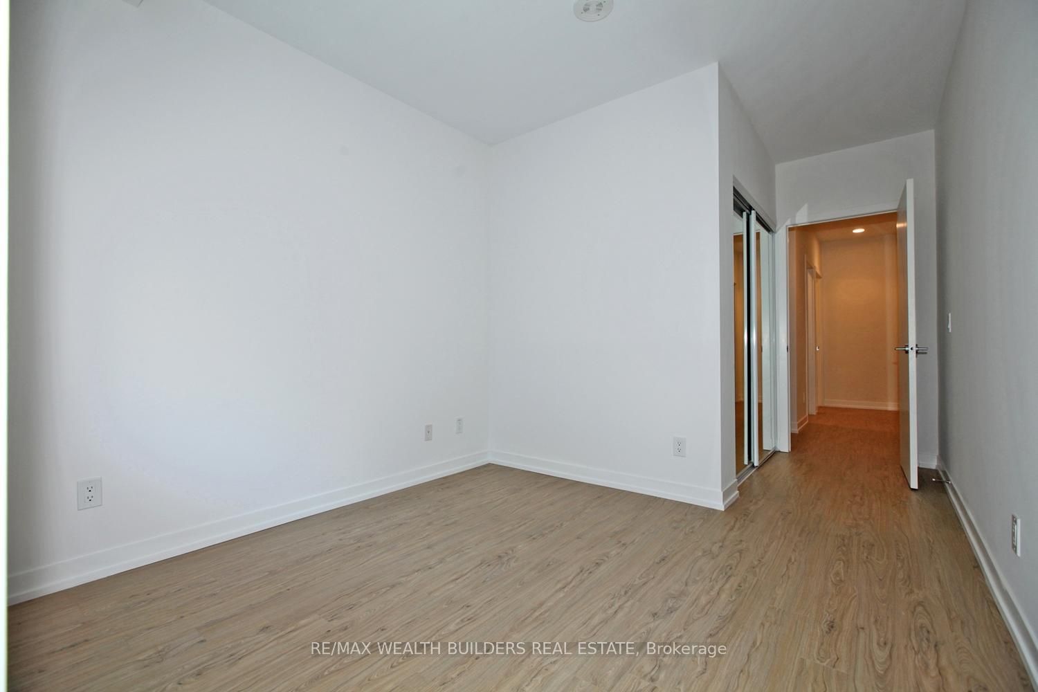 85 Wood St, unit Th02 for rent