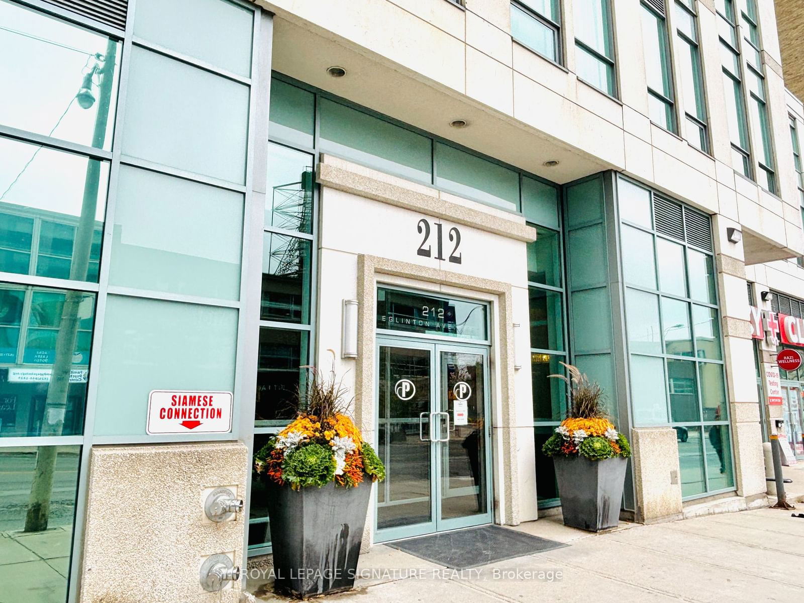 212 Eglinton Ave E, unit 311 for rent