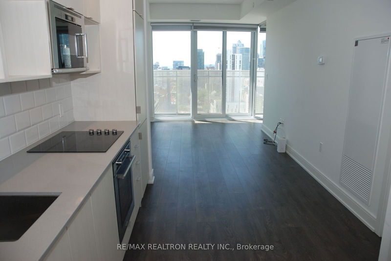 89 Mcgill St, unit 2810 for rent