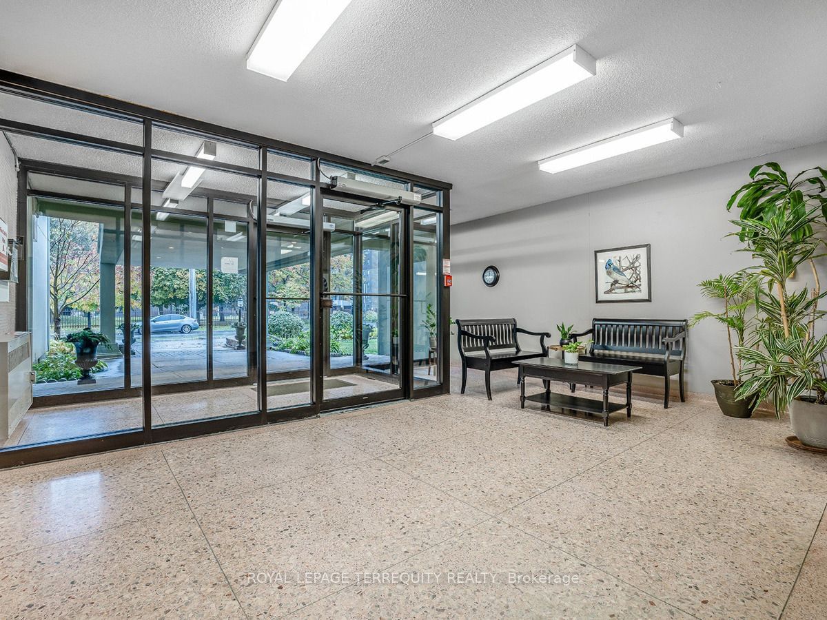 70 Old Sheppard Ave, unit 104 for sale