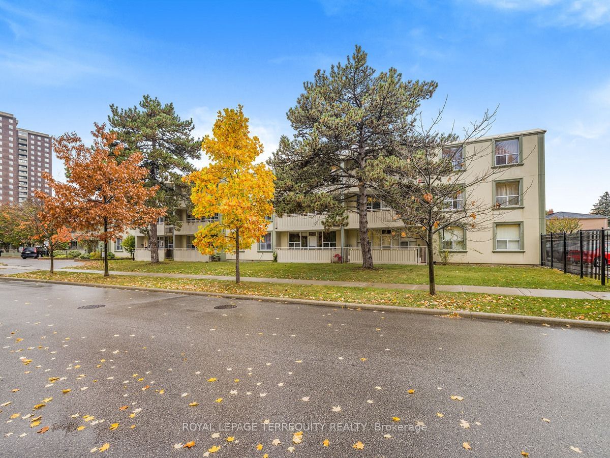 70 Old Sheppard Ave, unit 104 for sale