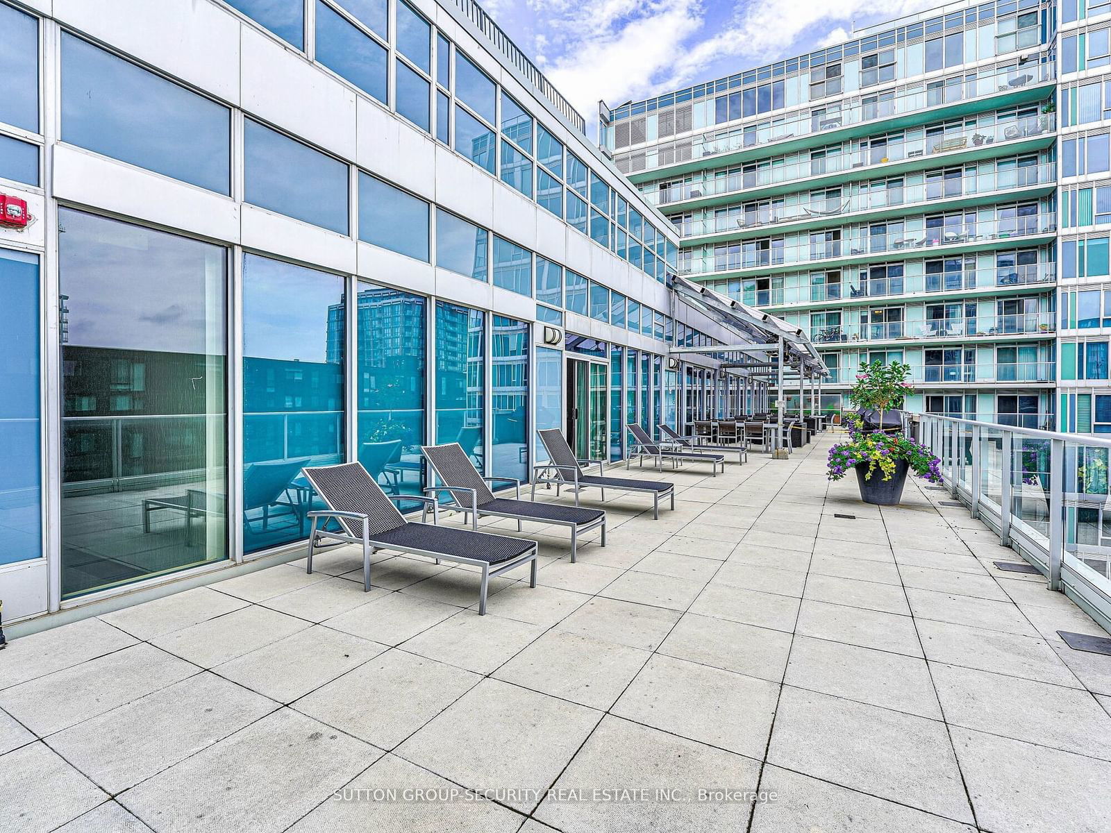 565 Wilson Ave, unit W306 for rent