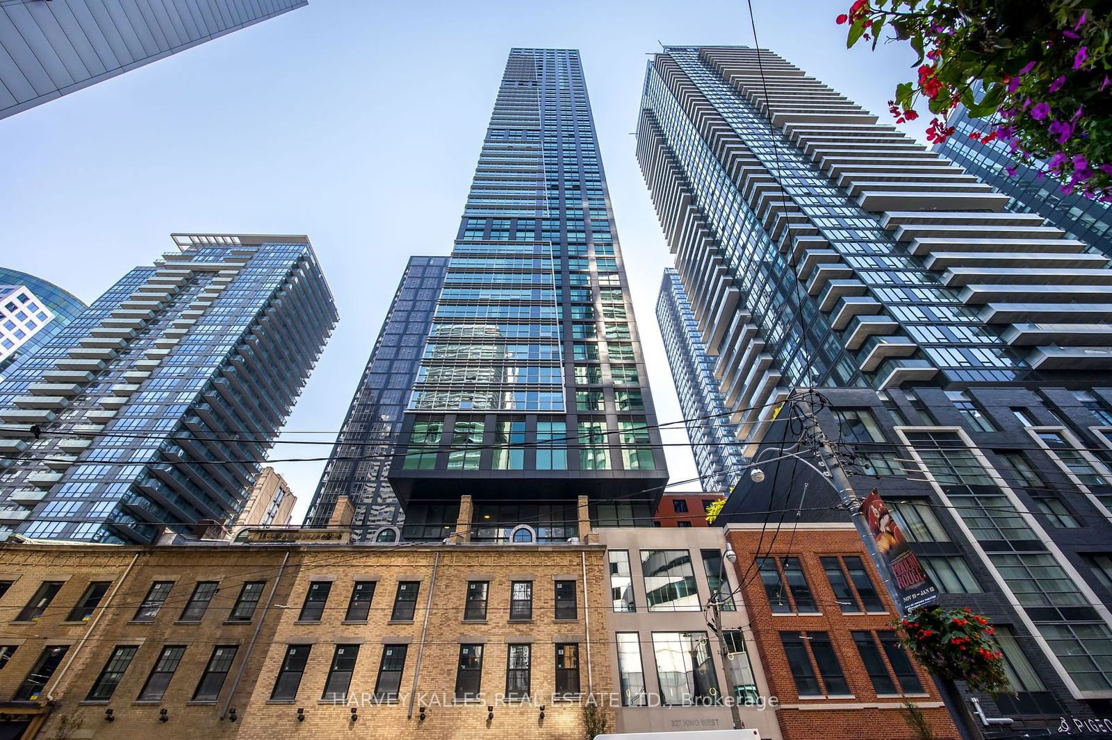 327 King St W, unit 4205 for rent