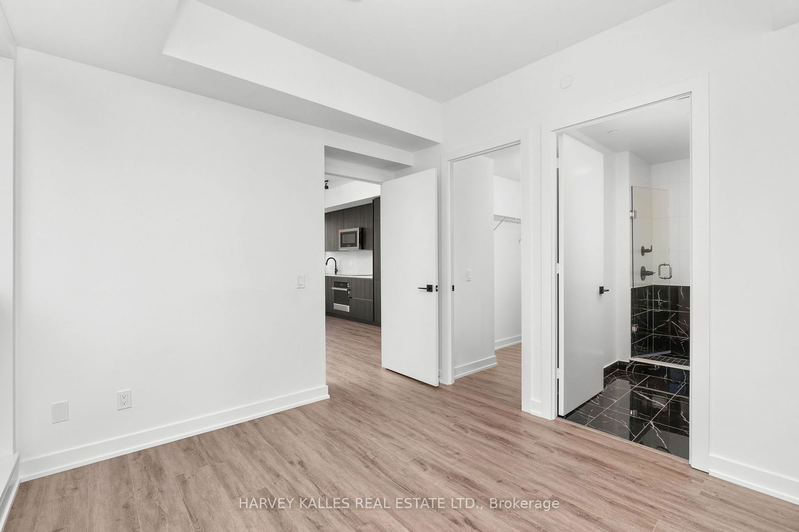 327 King St W, unit 4205 for rent