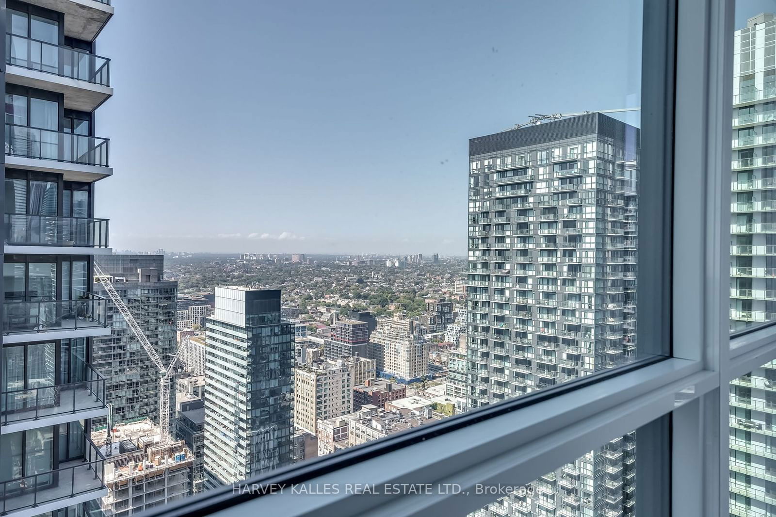 327 King St W, unit 4205 for rent