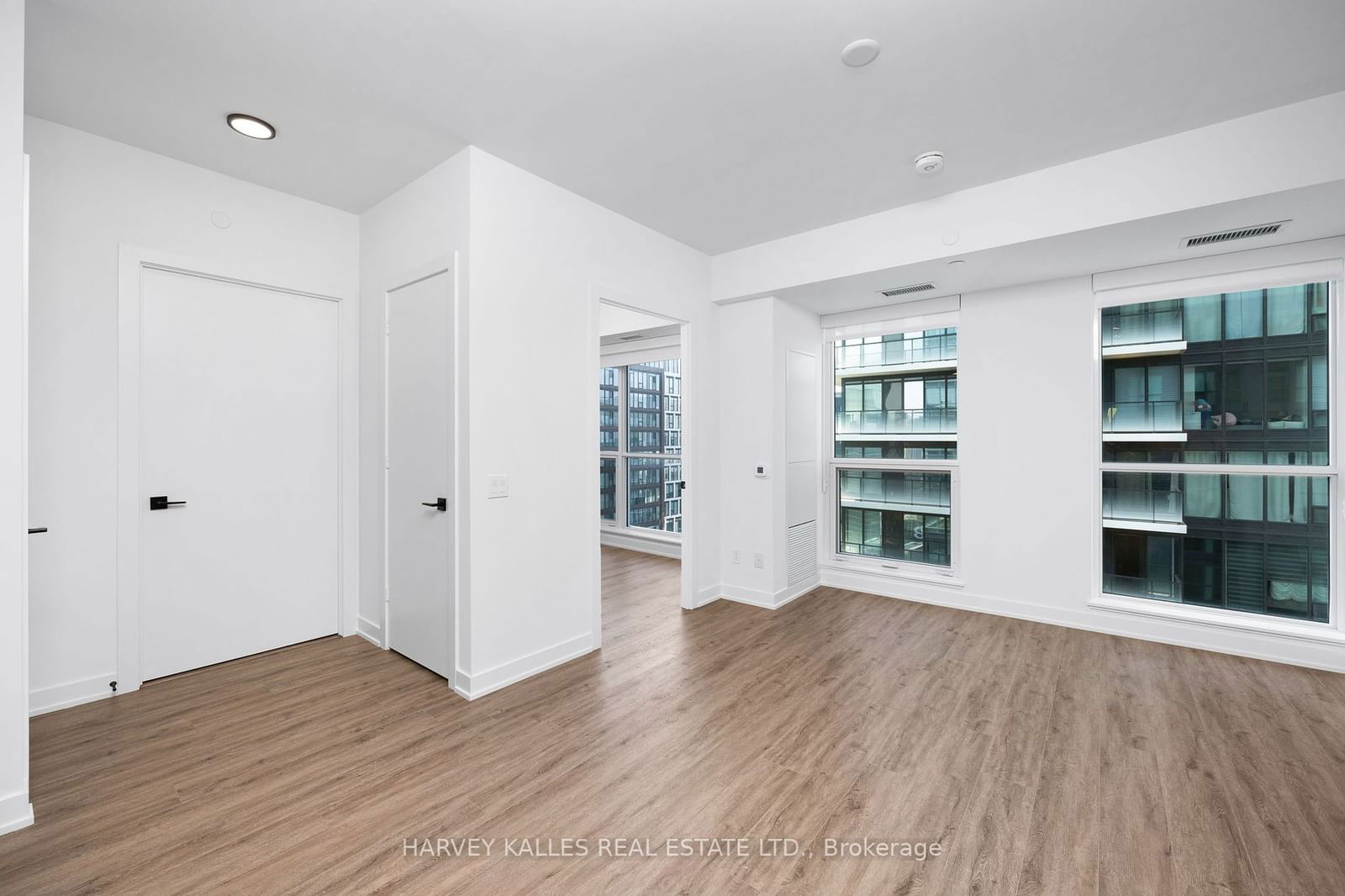 327 King St W, unit 4504 for rent