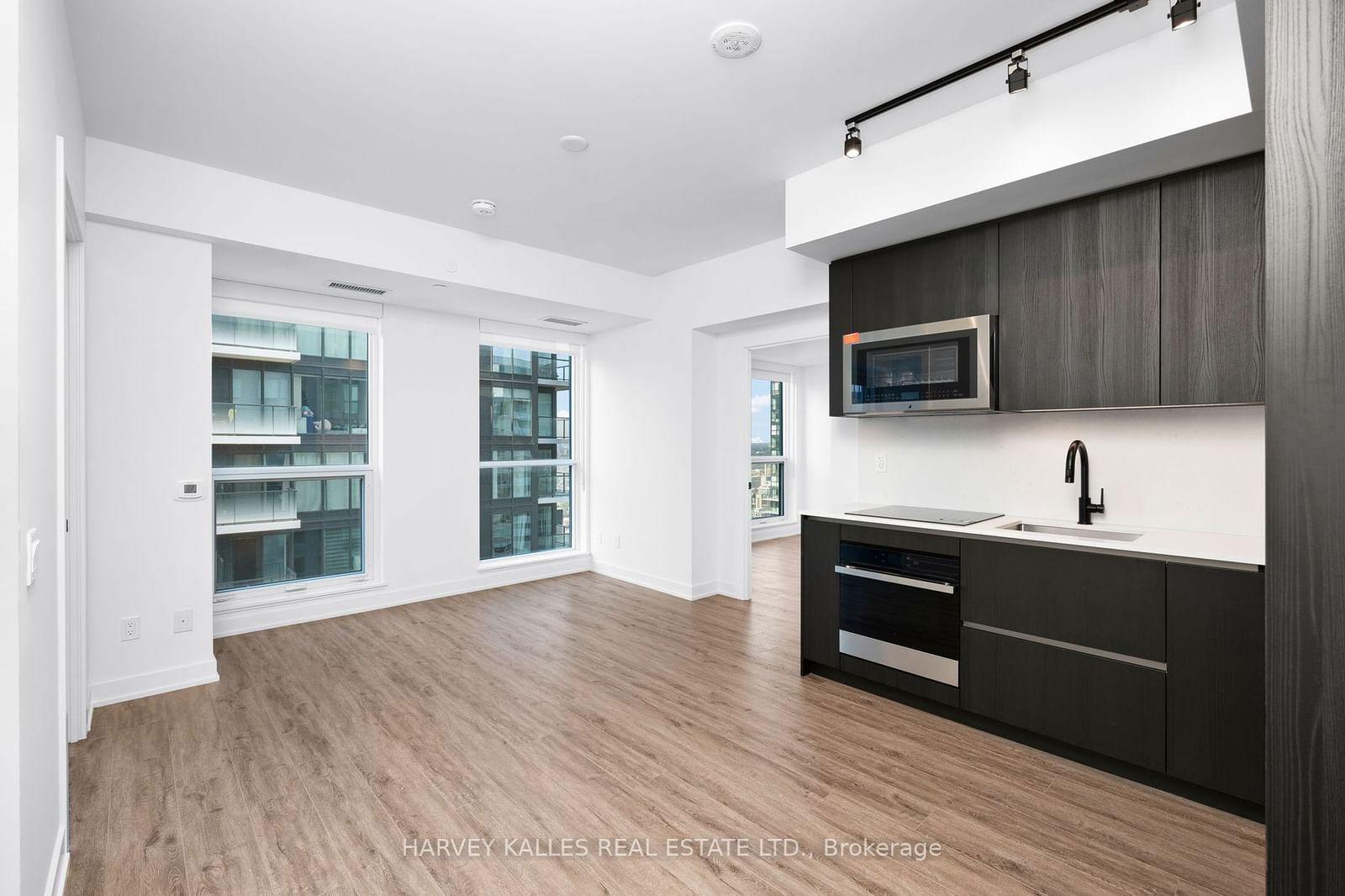 327 King St W, unit 4504 for rent