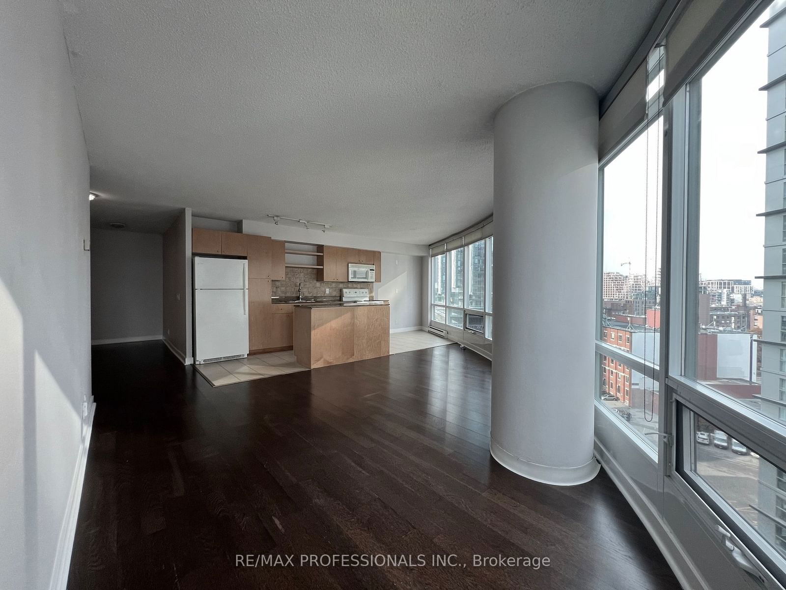 373 Front St W, unit 1610 for rent