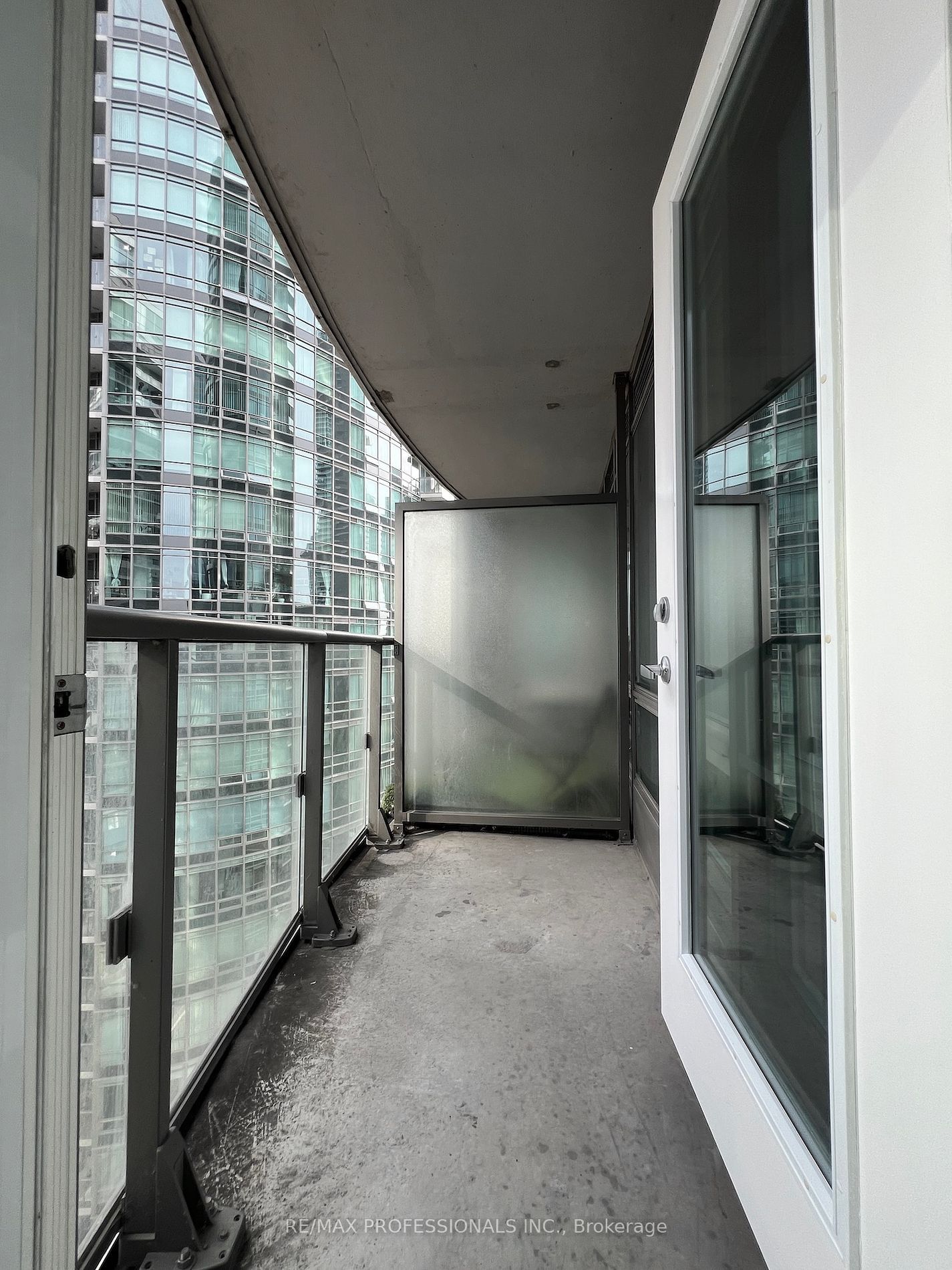 373 Front St W, unit 1610 for rent