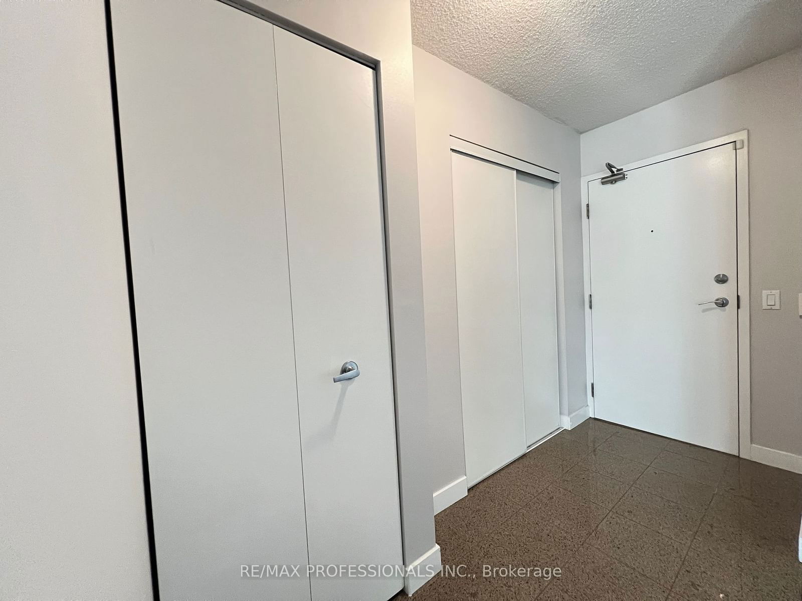 373 Front St W, unit 1610 for rent