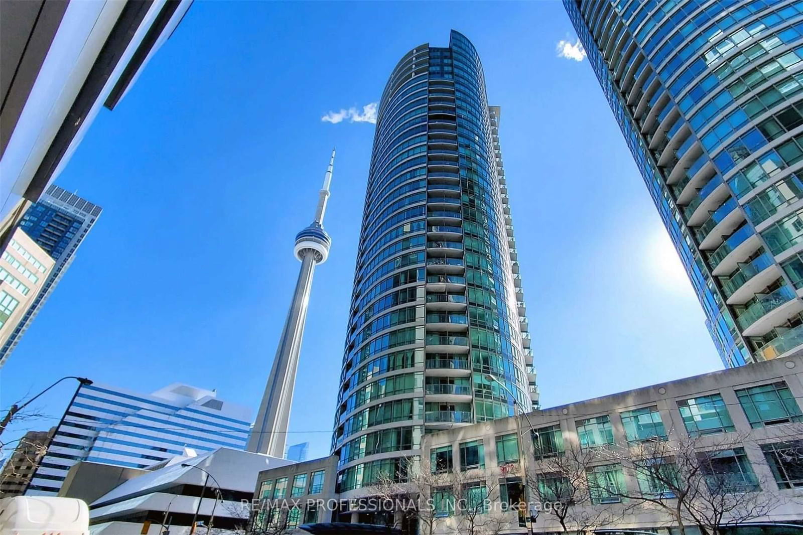 373 Front St W, unit 1610 for rent