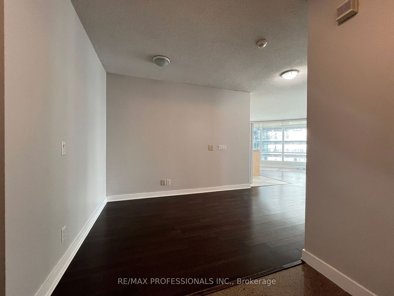 373 Front St W, unit 1610 for rent