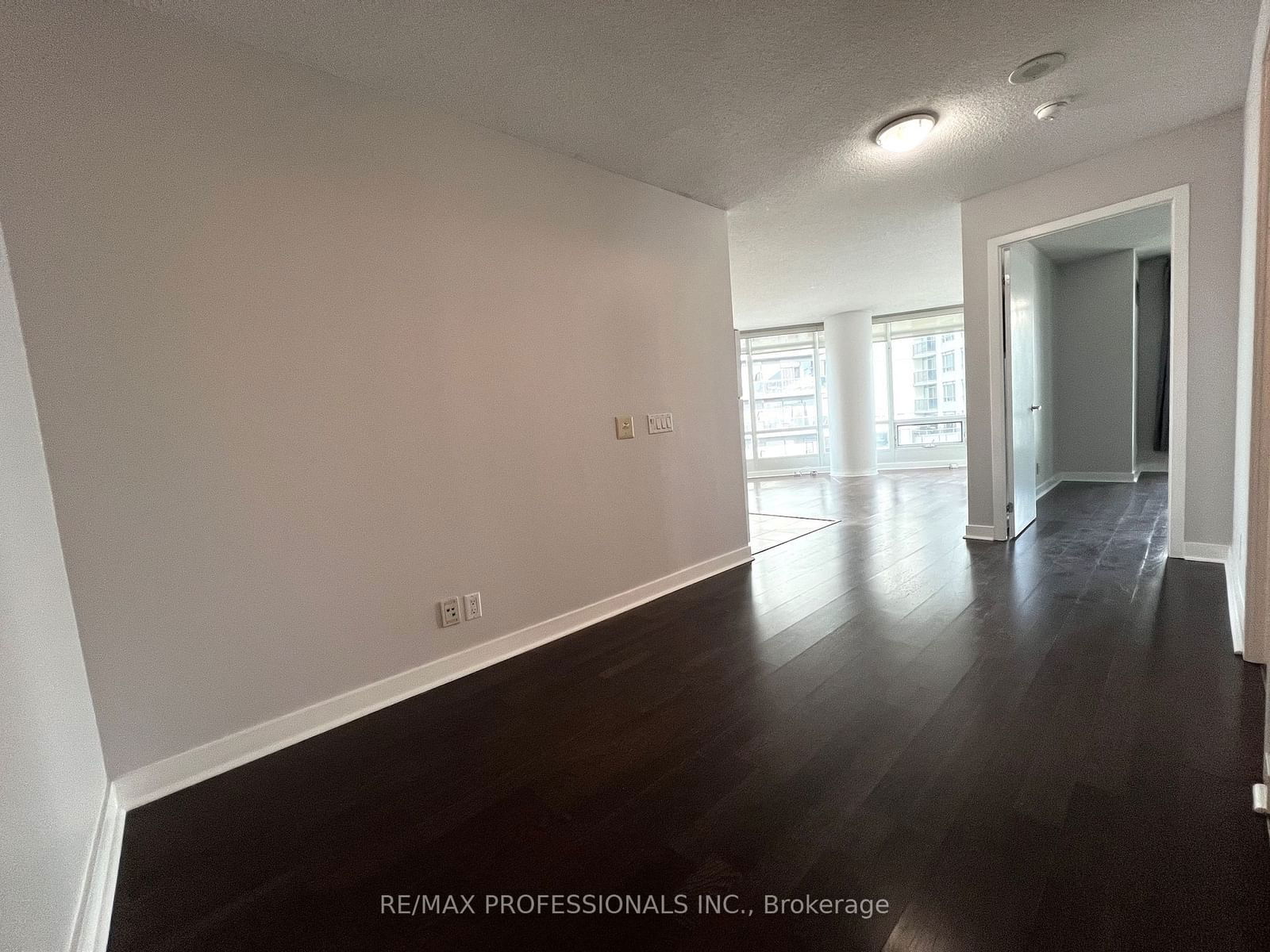 373 Front St W, unit 1610 for rent