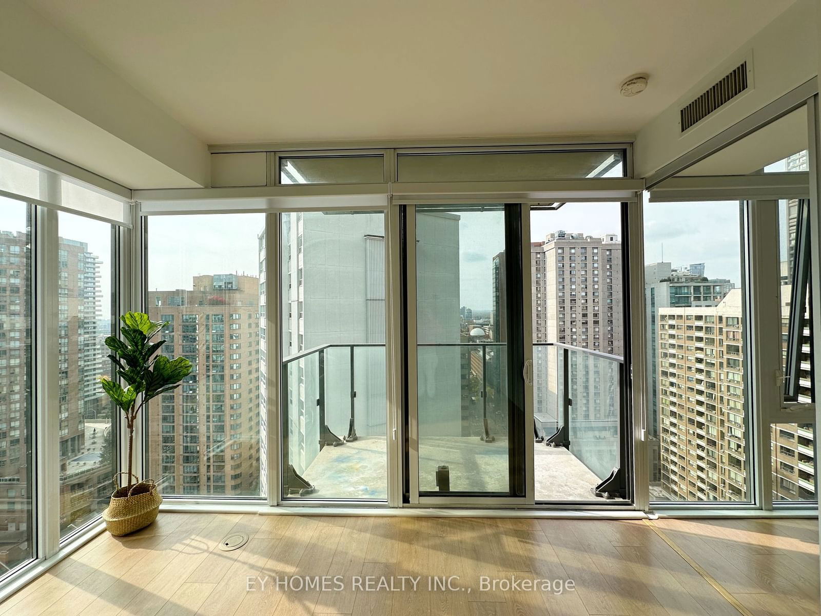 75 St Nicholas St, unit 1905 for rent