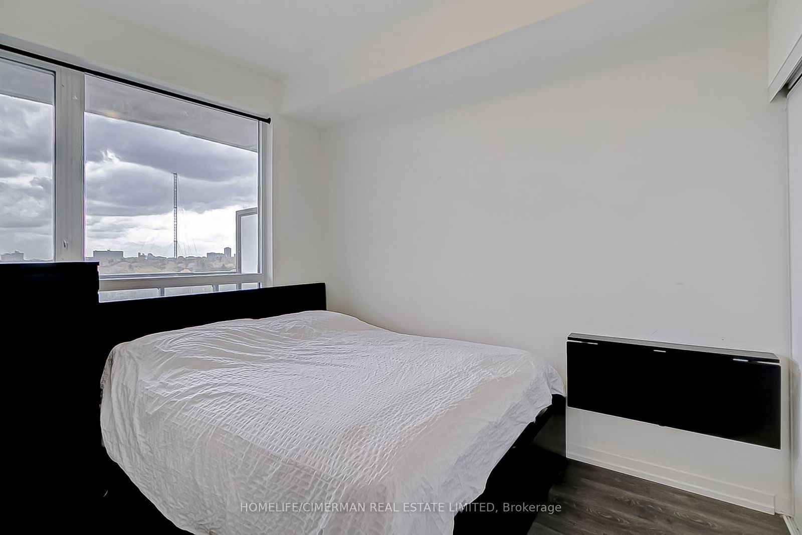 3237 Bayview Ave, unit 801 for sale