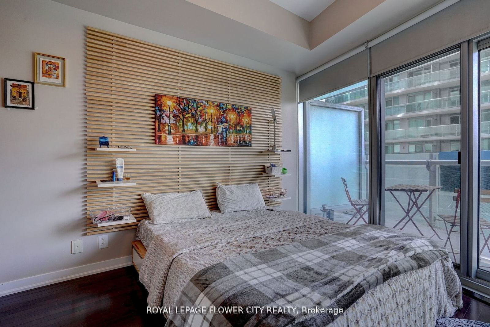 12 York St, unit 1407 for sale