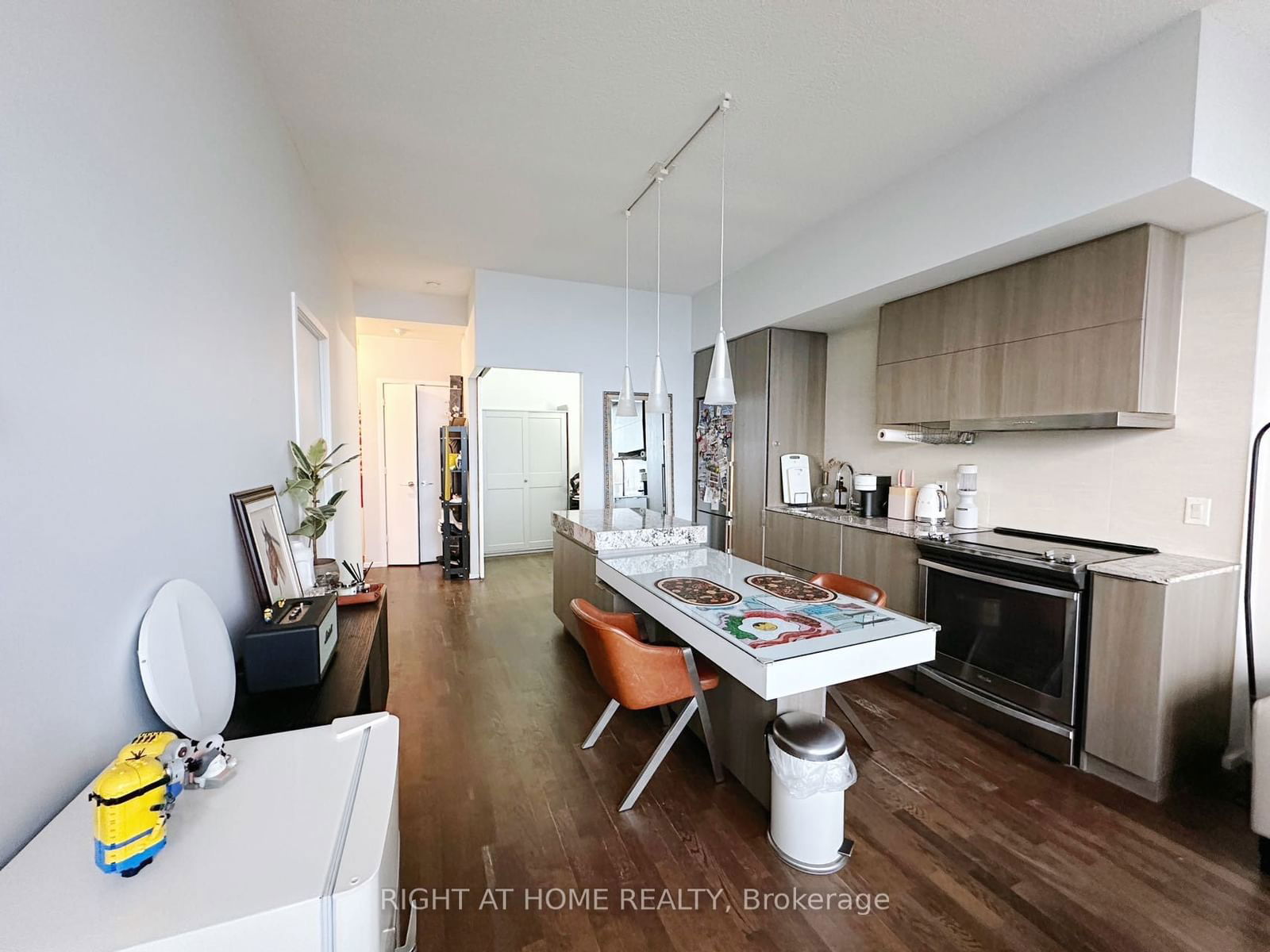 101 Charles St E, unit 4702 for rent