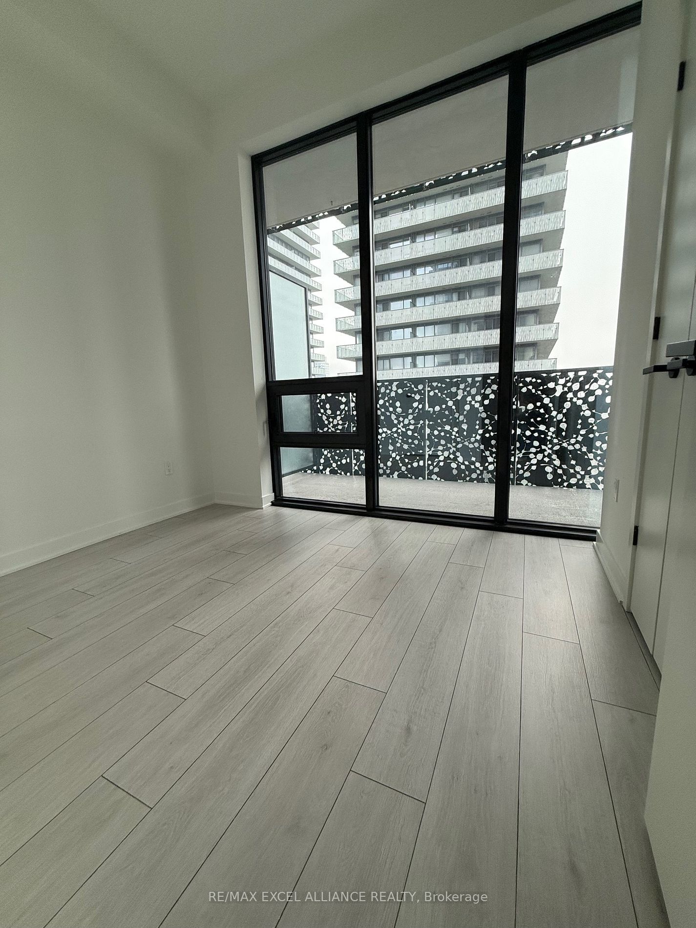 55 Charles St E, unit 2012 for rent