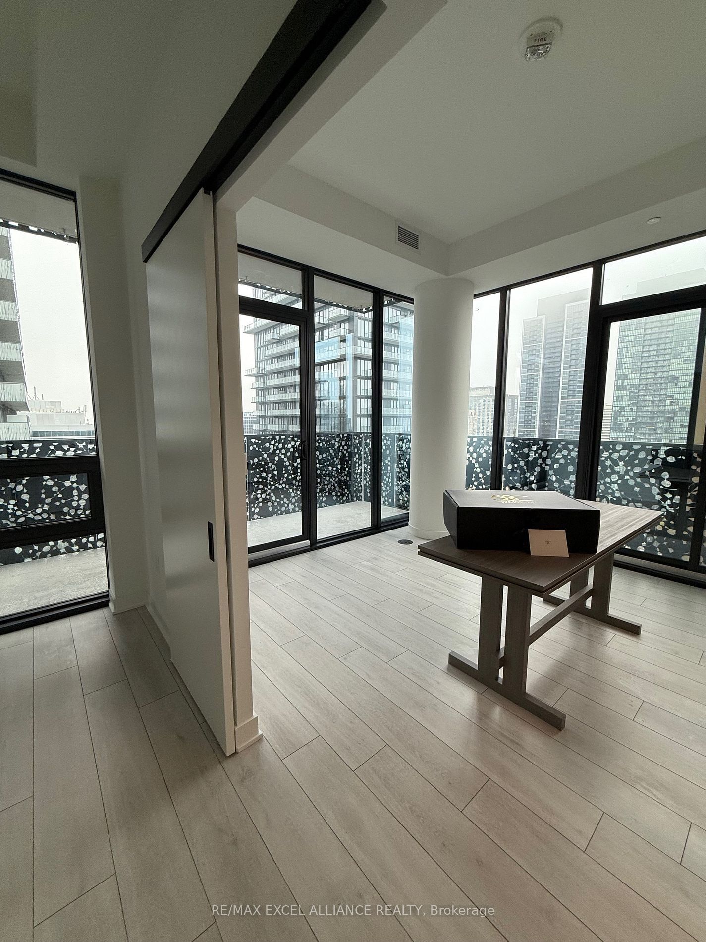 55 Charles St E, unit 2012 for rent