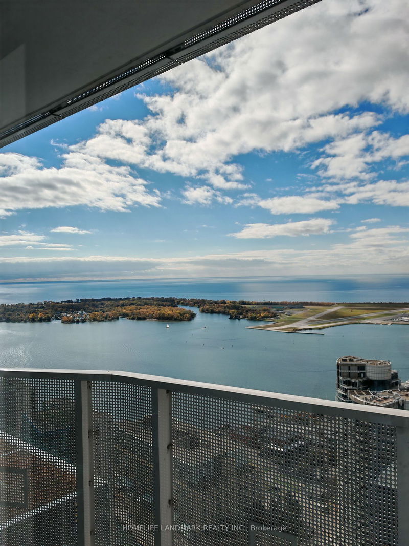 88 Harbour St, unit 5701 for rent